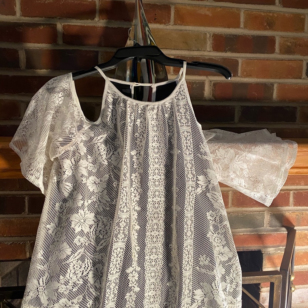 IZ White and black-laced  shirt